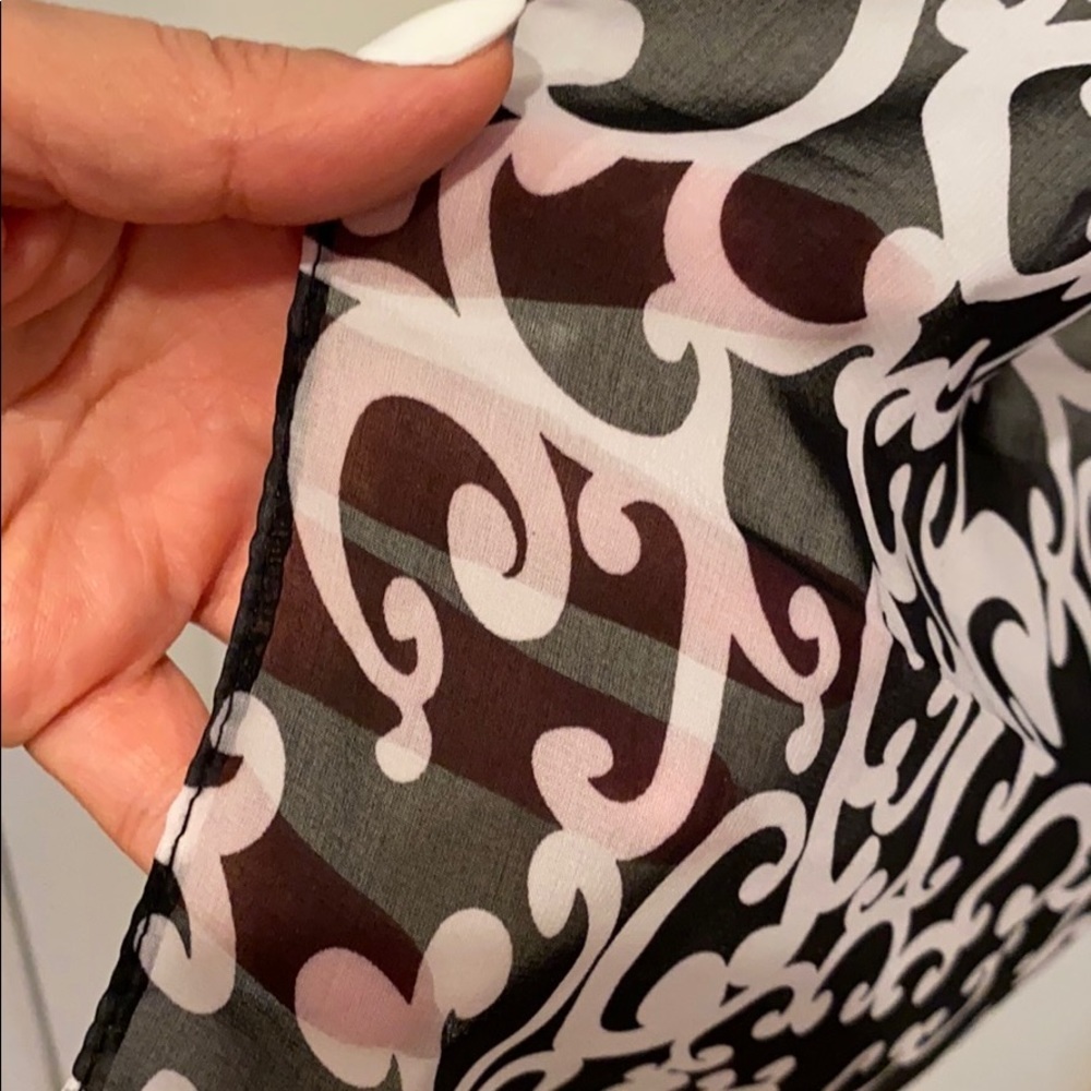 Black And White Thin Geometric Pattern Scarf - image 7